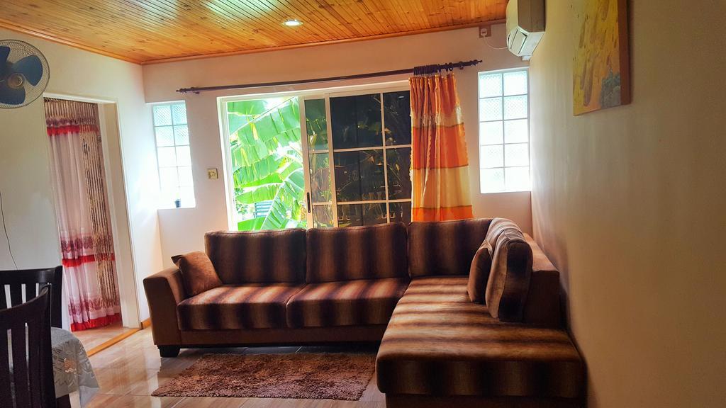 빅토리아 Hibiscus House Seychelles Self Catering 아파트 외부 사진