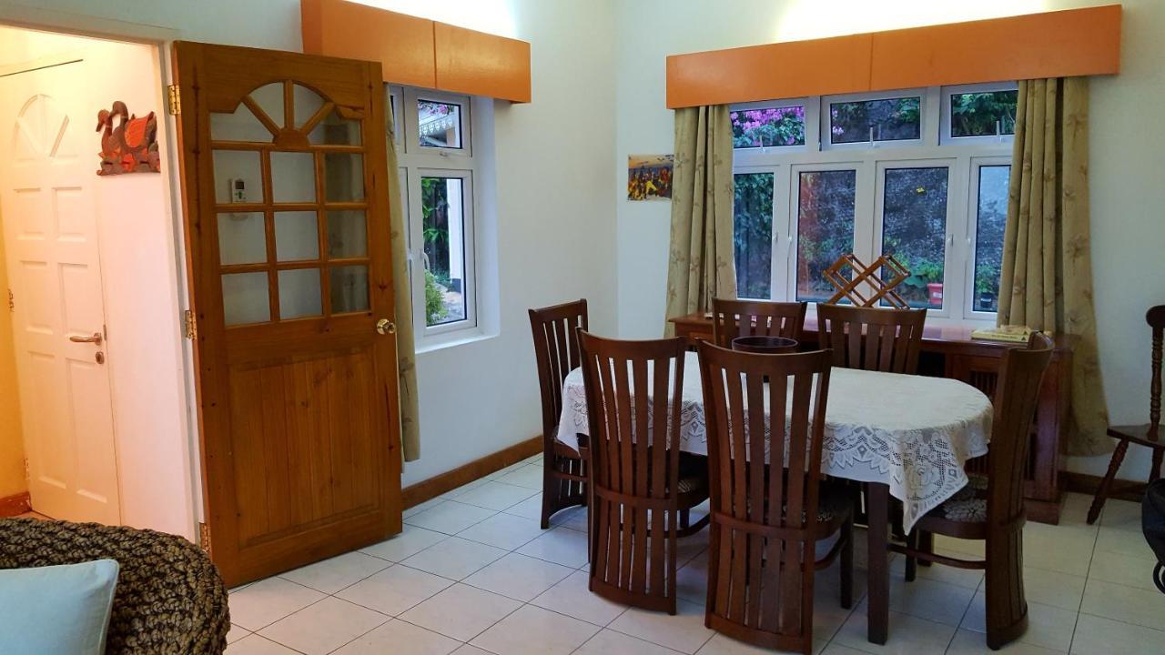 빅토리아 Hibiscus House Seychelles Self Catering 아파트 외부 사진