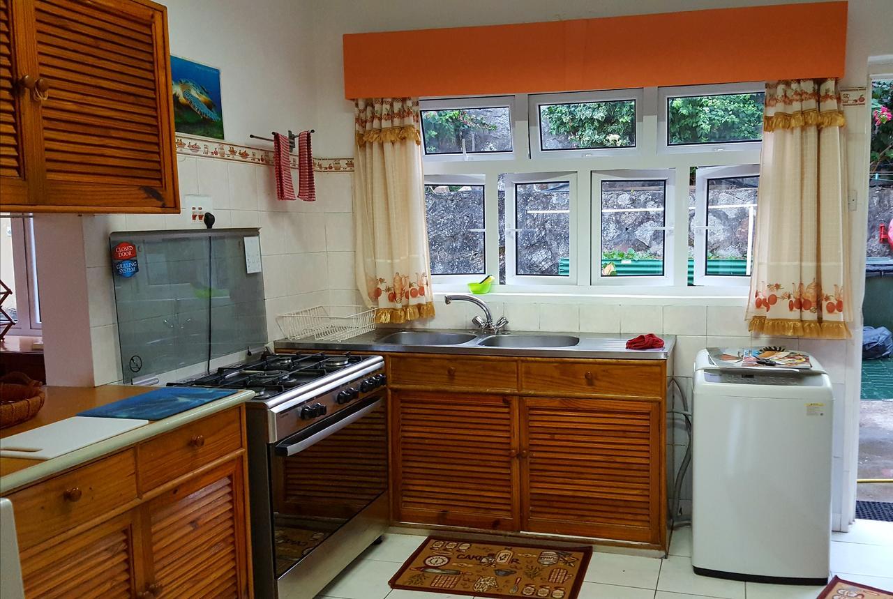 빅토리아 Hibiscus House Seychelles Self Catering 아파트 외부 사진